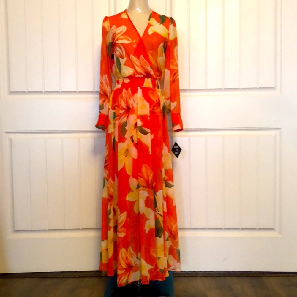 Kate and Lilly gorgeous dress. Are you ready for Palm Springs?  🤗